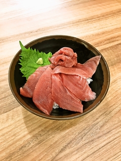 ばちまぐろ丼850.jpg